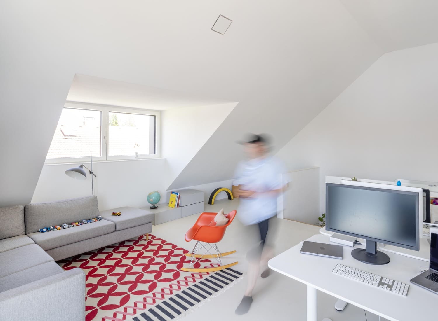 Arbeitszimmer im Dachgeschoss mit Gaube