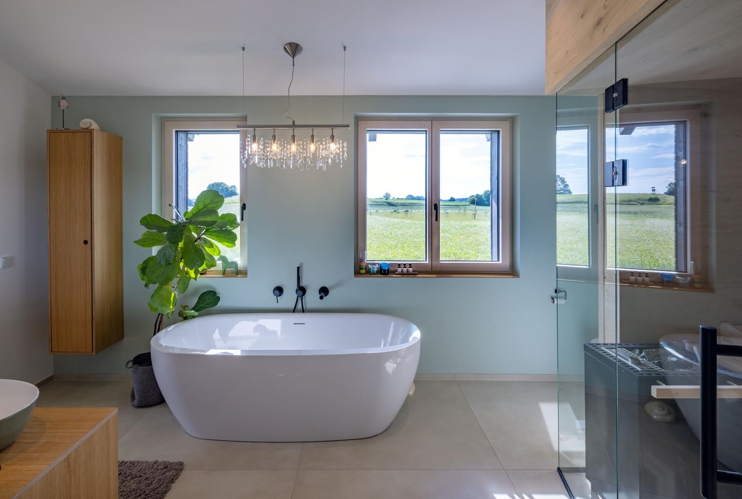 freistehende Badewanne im OG