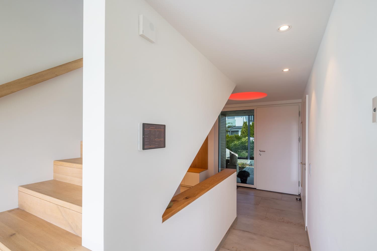 Holzhaus in Weilheim, Eingangsbreich und Treppenaufgang
